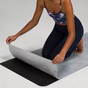 Lululemon Yoga Towel in Color Hail / Grey